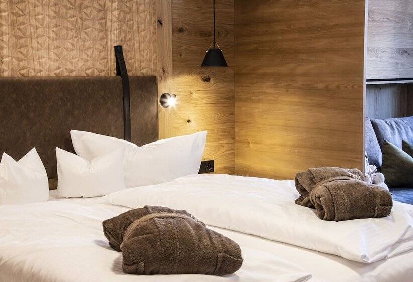 Полулюкс с Балконом, Alpen Hotel Post