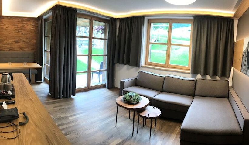 Люкс 2 Спальни, Alpen Hotel Post