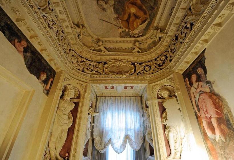 سوییت اجرایی, Casa Museo Palazzo Valenti Gonzaga