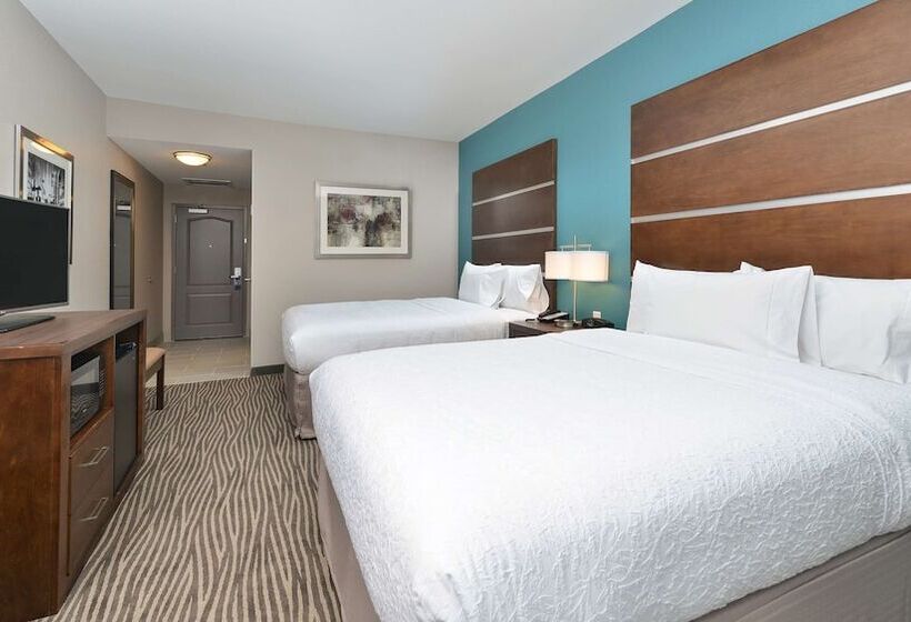 اتاق استاندارد با 2 تخت دوبل, Hampton Inn & Suites Des Moines Downtown