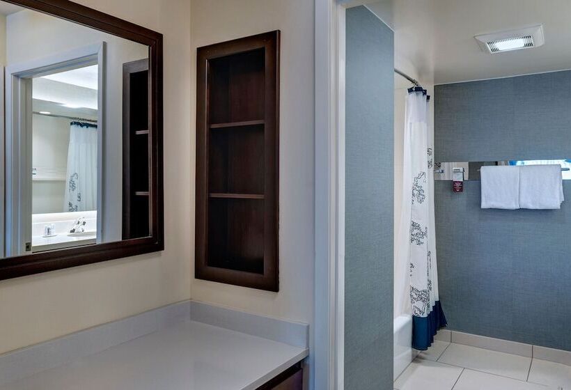 스탠다드 스튜디오, Residence Inn By Marriott Omaha West