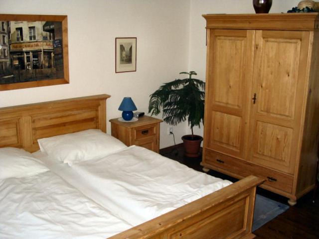 اتاق استاندارد سه تخته با چشم‌انداز باغ, Villa Olivia