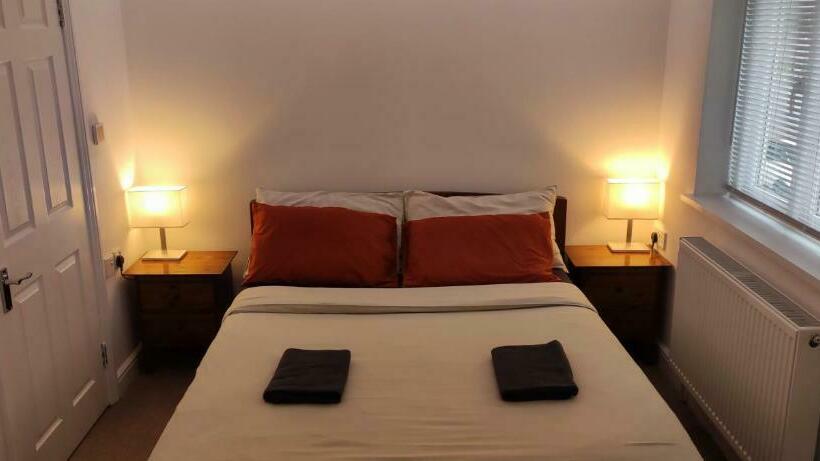 غرفة قياسية, Birds Nest Residency