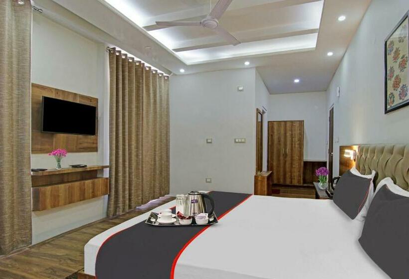 Трехместный Номер Классика, Fabhotel Outhills