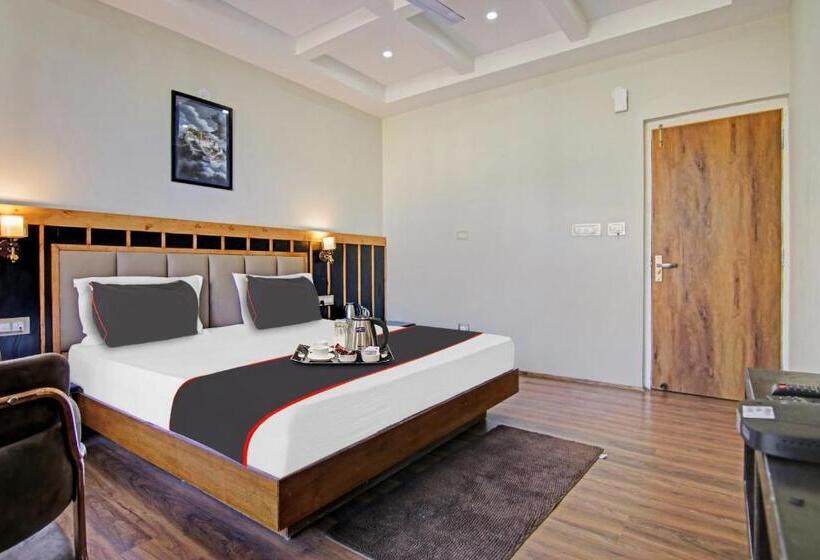 Трехместный Номер Deluxe, Fabhotel Outhills