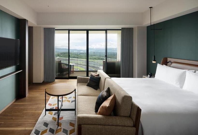 سوئیت با تخت بزرگ, Fuji Speedway Hotel, In The Unbound Collection By Hyatt