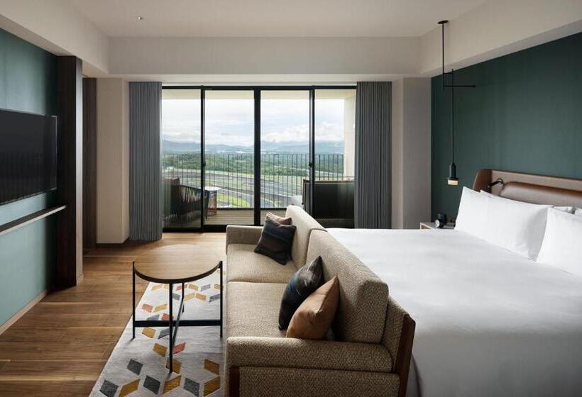 سوئیت با تخت بزرگ, Fuji Speedway Hotel, In The Unbound Collection By Hyatt
