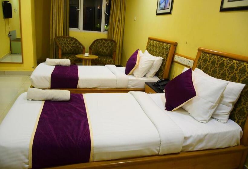 豪华房间, Nakshatree Hotels, Maruthi Residency  Mogappair