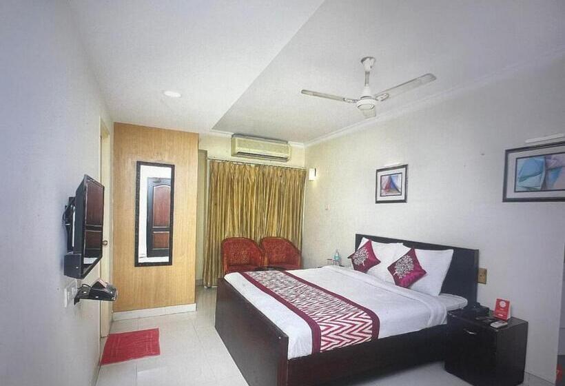 豪华房间, Nakshatree Hotels, Maruthi Residency  Mogappair