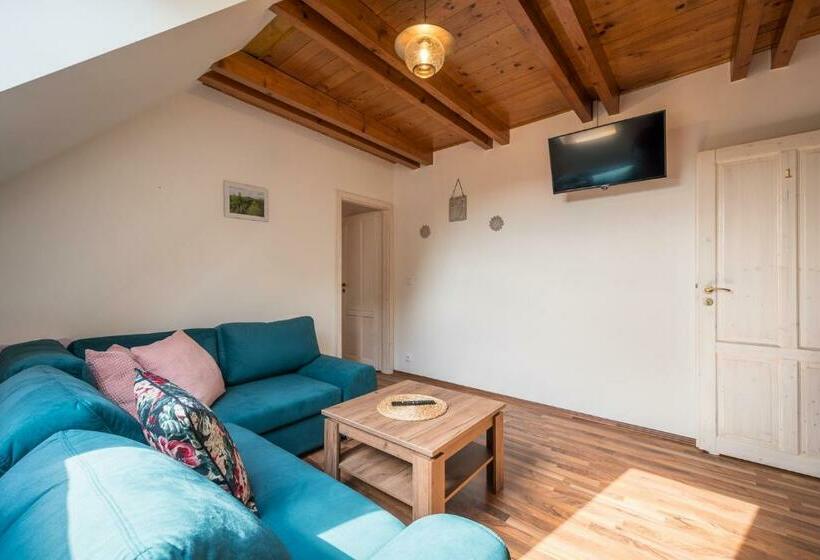 Люкс Кровать Кинг, Vinařství Vrátil   Penzion