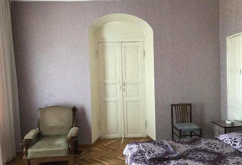 سوییت خانوادگی, Family Hotel In Nukriani , 2km From Sighnaghi