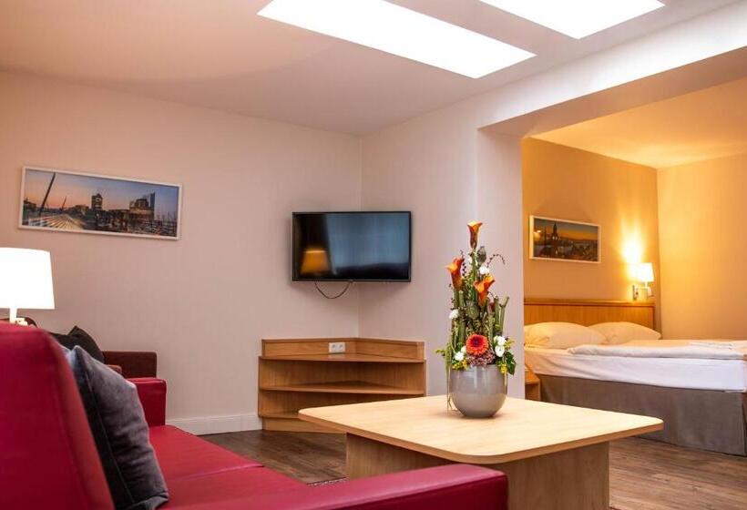 Junior Suite with Terrace, Bundt S Hotel & Gartenrestaurant