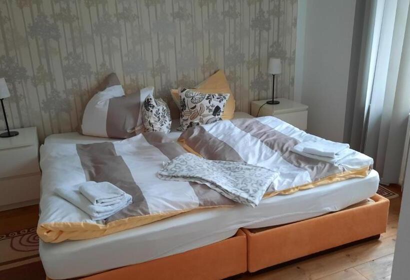 Полулюкс, Pension Pfarrhaus
