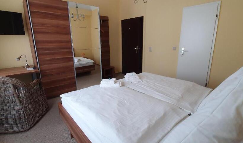 Номер Economy, Restaurant & Hotel Olive