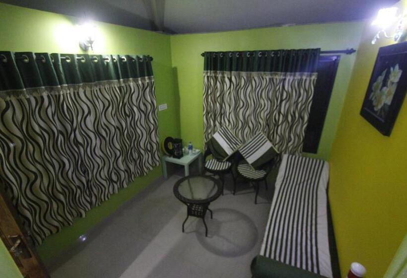 Семейный Номер, Pugmarks Jungle Lodge