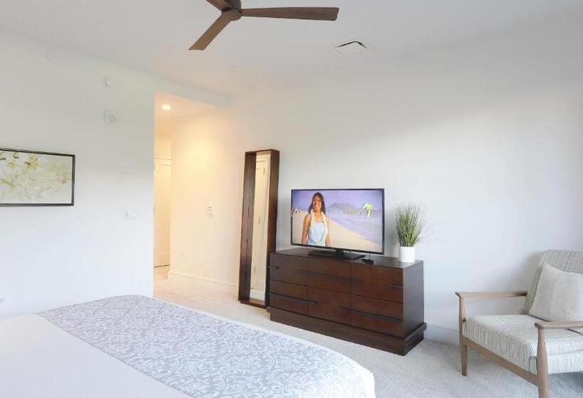 Апартаменты 1 Спальня Вид на Бассейн, Maui Westside Presents: Honua Kai   Luana Garden Villas 7b