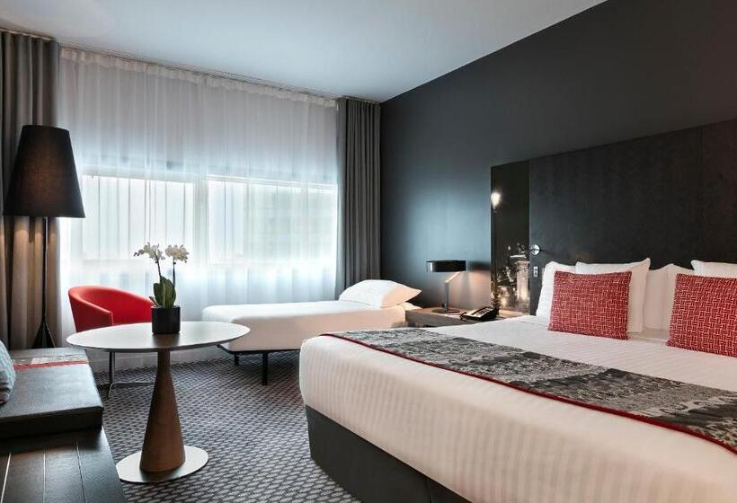 Family Connecting Room, Melia Paris La Defense