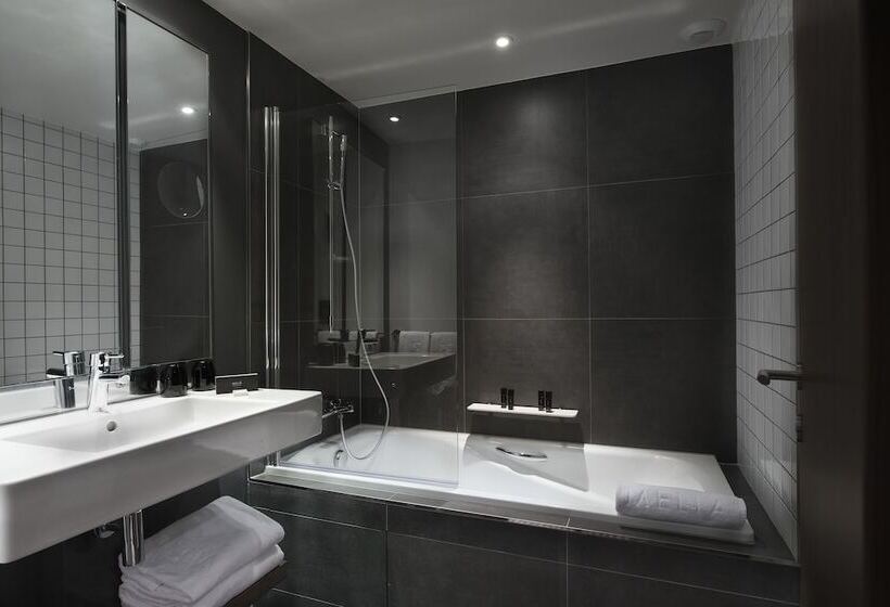 Номер Стандарт, Melia Paris La Defense