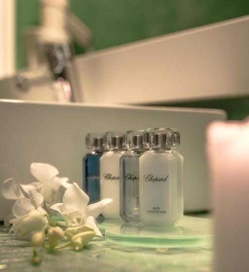 سوئیت با وان آب گرم, White Santorini