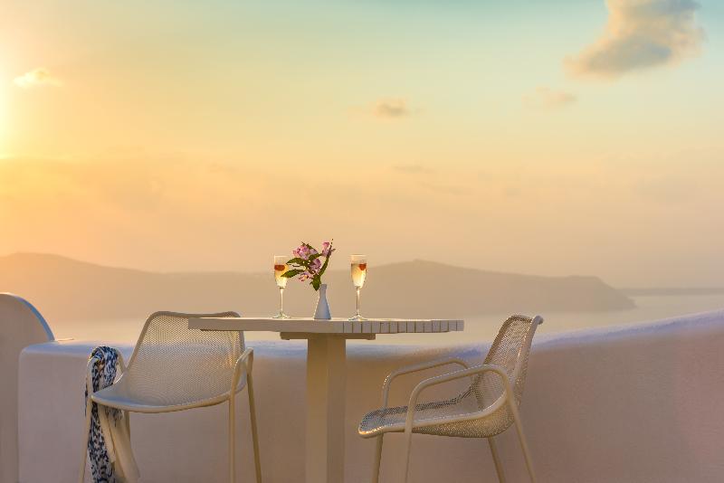 سوییت جونیور, White Santorini