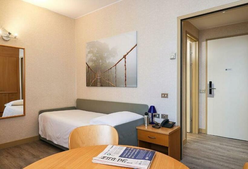 استودیوی استاندارد, Residence Cimarosa