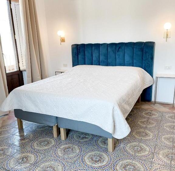 اتاق استاندارد با بالکن, B&b Faraglione