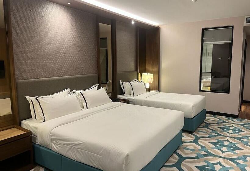 اتاق اجرایی, Christee Suites