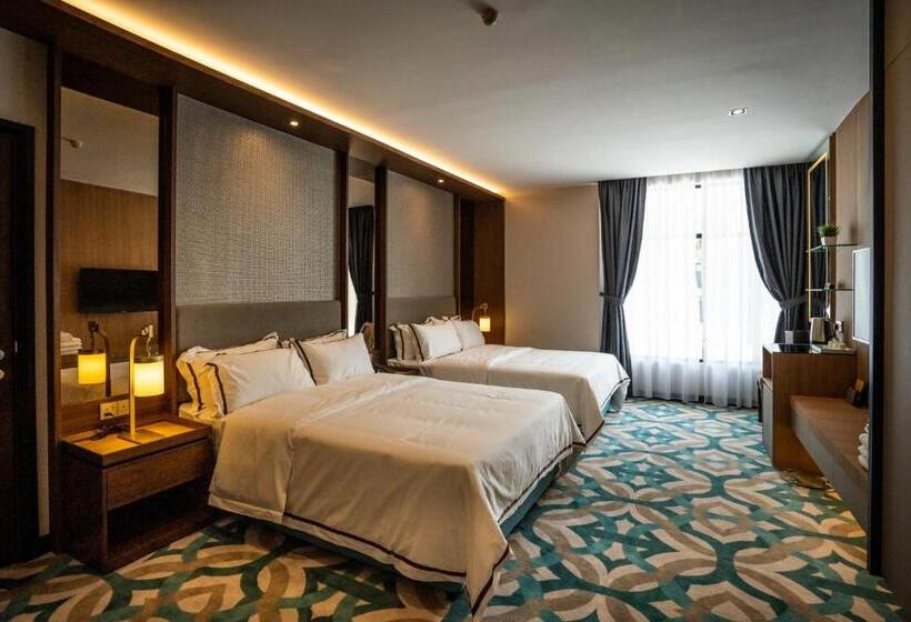 اتاق اجرایی, Christee Suites