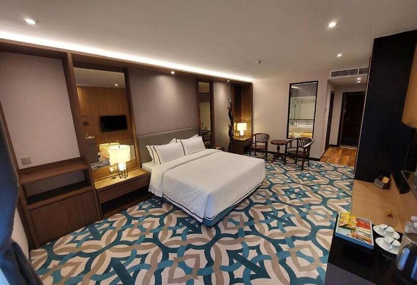 اتاق اجرایی, Christee Suites