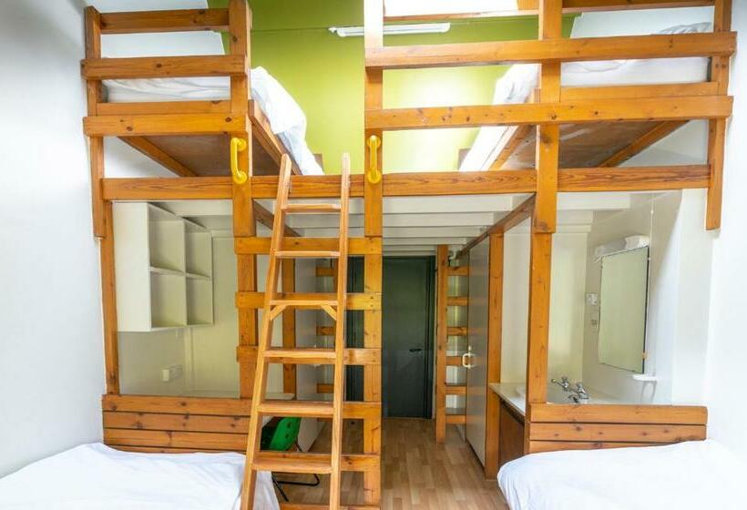 Четырехместный Номер Стандарт, Iou Hebden Bridge Vegetarian Hostel