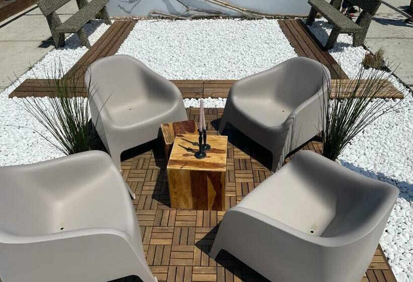 اتاق استاندارد با تخت بزرگ, Maison Du Golf