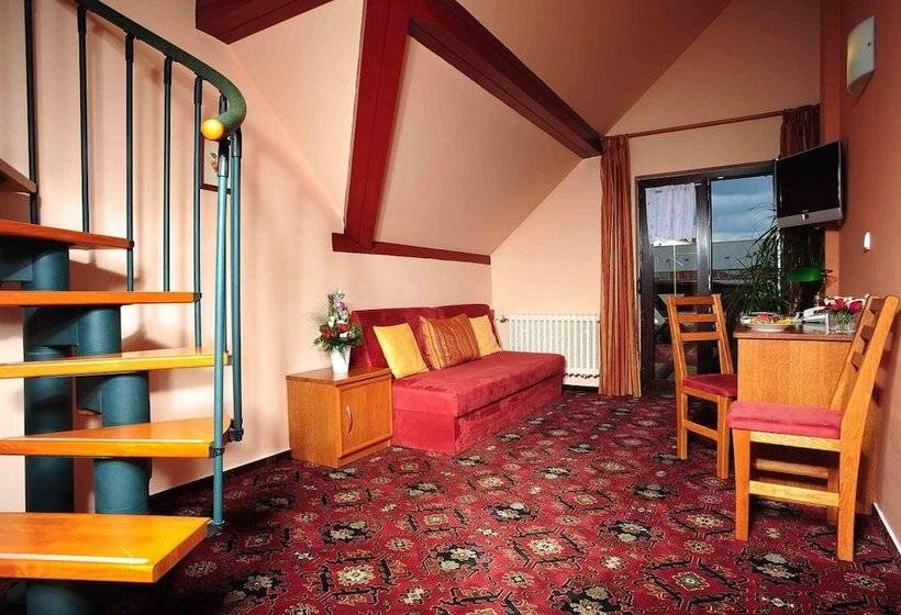 اتاق استاندارد سه نفره, Park Hotel Pruhonice