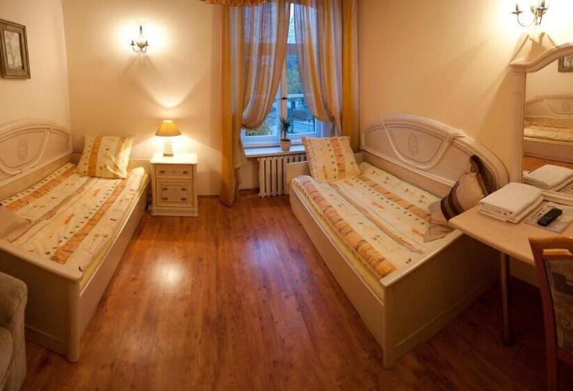 Номер Стандарт, Shotels Przy Restauracji Stodoła