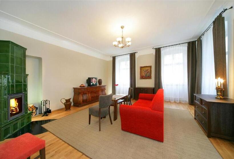 سوییت, Hygge Hotel U Zvonu