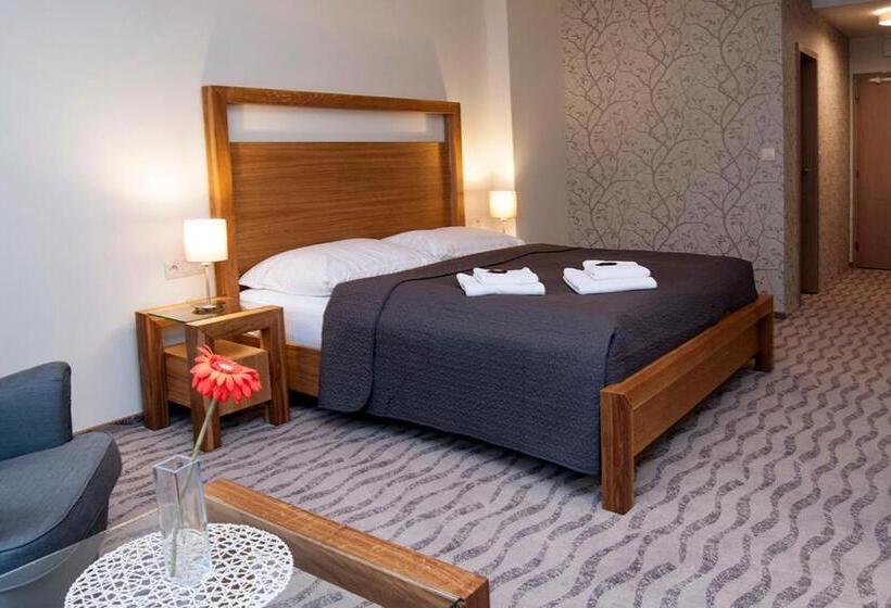 اتاق لوکس, Hygge Hotel U Zvonu