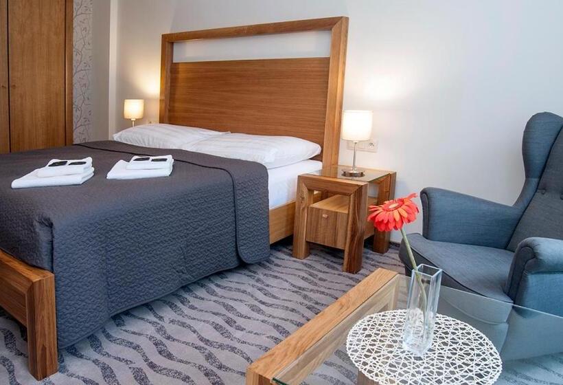 اتاق لوکس, Hygge Hotel U Zvonu