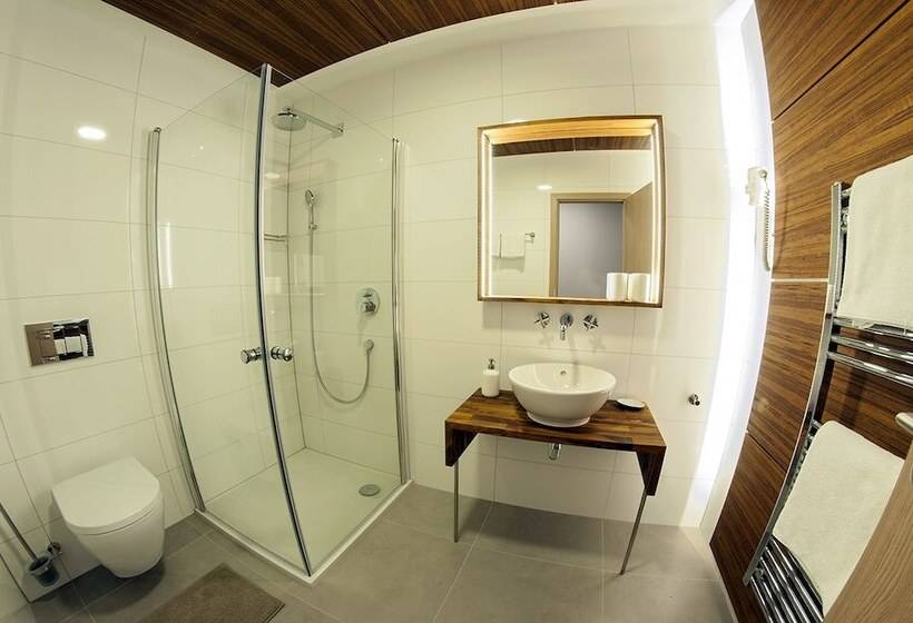 اتاق لوکس, Hygge Hotel U Zvonu