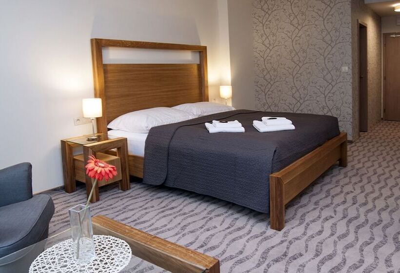 اتاق لوکس, Hygge Hotel U Zvonu