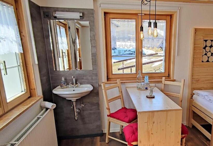 家庭房间共用浴室, Gasthaus Alpina