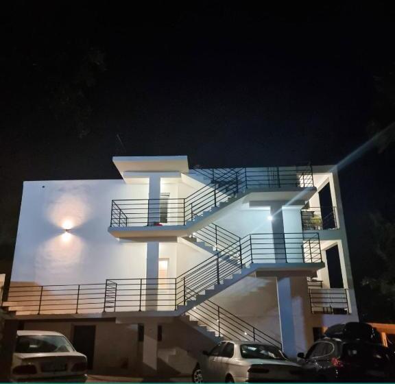 استودیوی استاندارد با چشم‌انداز دریا, Blue Maris