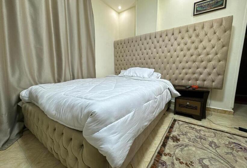 اتاق لوکس با تخت بزرگ, Pyramids Gardens Hotel   فندق حدائق الاهرام