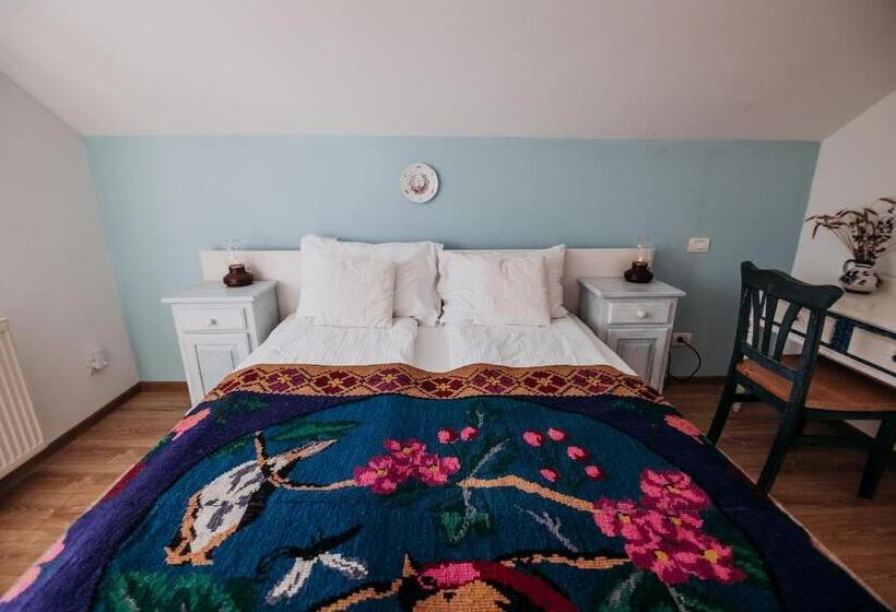 Апартаменты 1 Спальня с Видом, Casa De Sub Munte