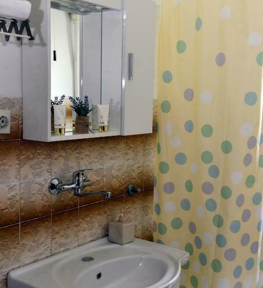 اتاق استاندارد سه تخته با بالکن, Sobe Tivat