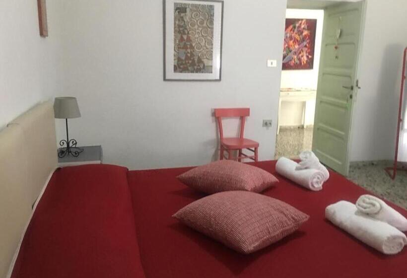 Номер Стандарт, Bed&breakfast Saturre