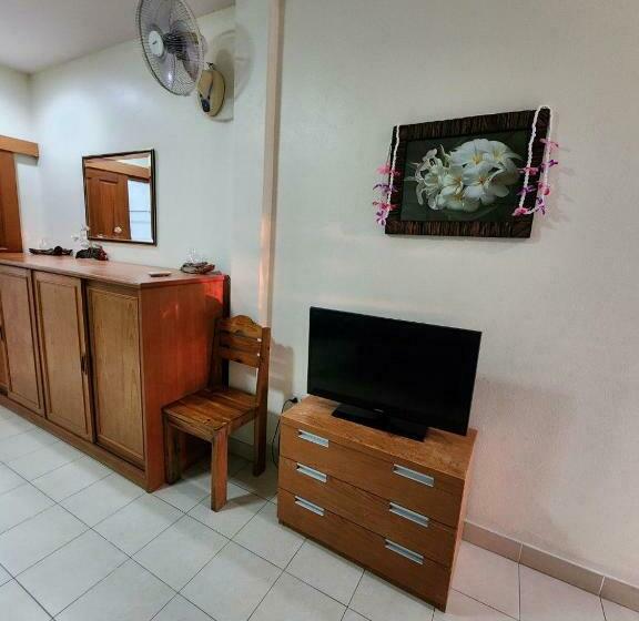 استودیوی استاندارد, Happy Valley Pattaya