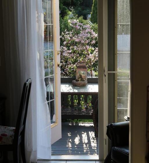 اتاق استاندارد, Sunshine And Wine Loft