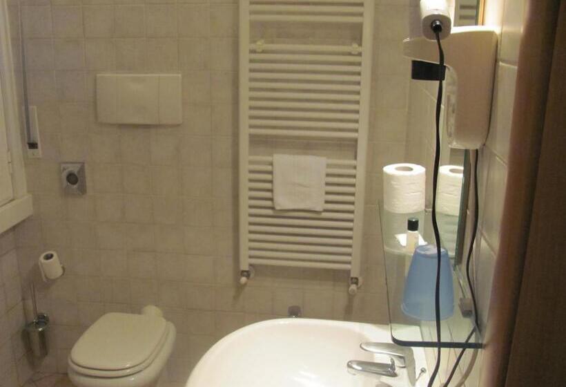 اتاق استاندارد یک نفره, Albergo Hotel Giardino