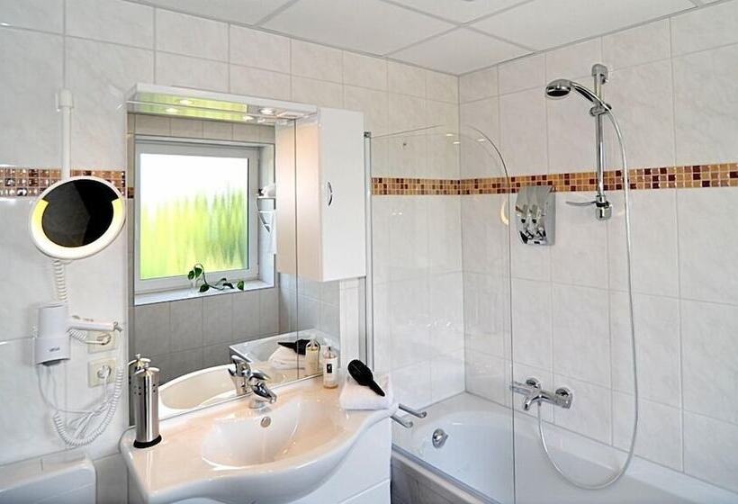 标准工作室, Waldhotel Rheinbach