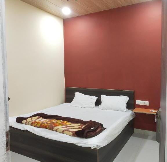 三人经典房间, Oyo 87137 Diamond Guest House