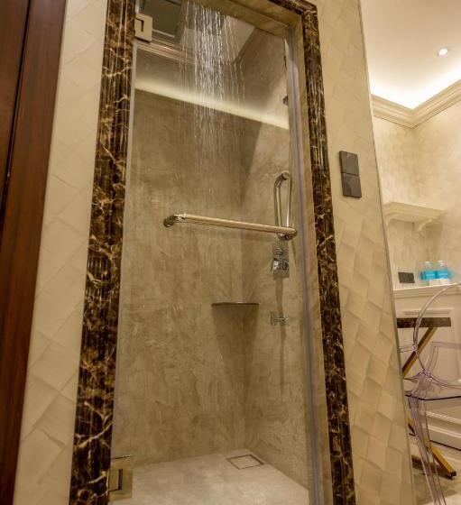 디럭스 룸, A Residence @ Between Hilton & Cititel